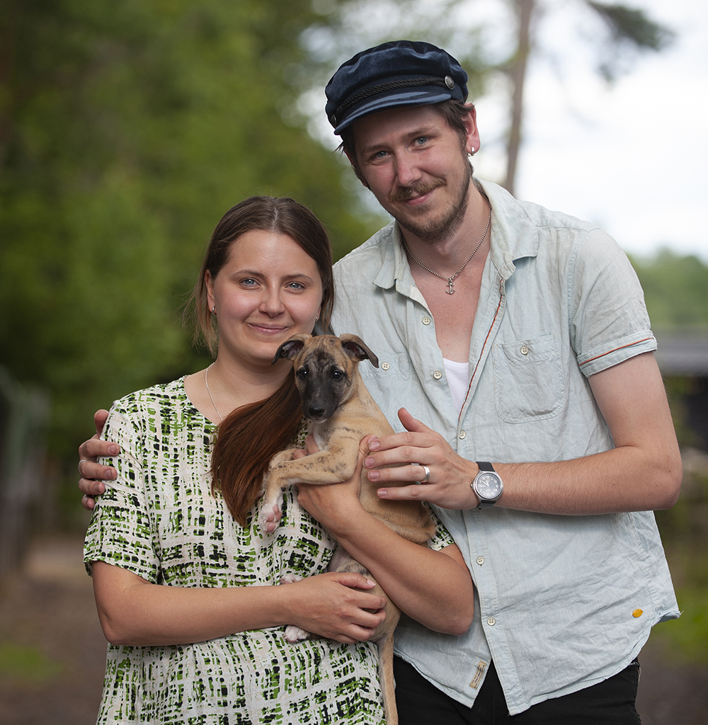 Today Marcin (Emoticon The Five Mile Sniper) moved to her his home in Gothenburg. His new name is Malte. Good luck Cornelia and Fritjof!