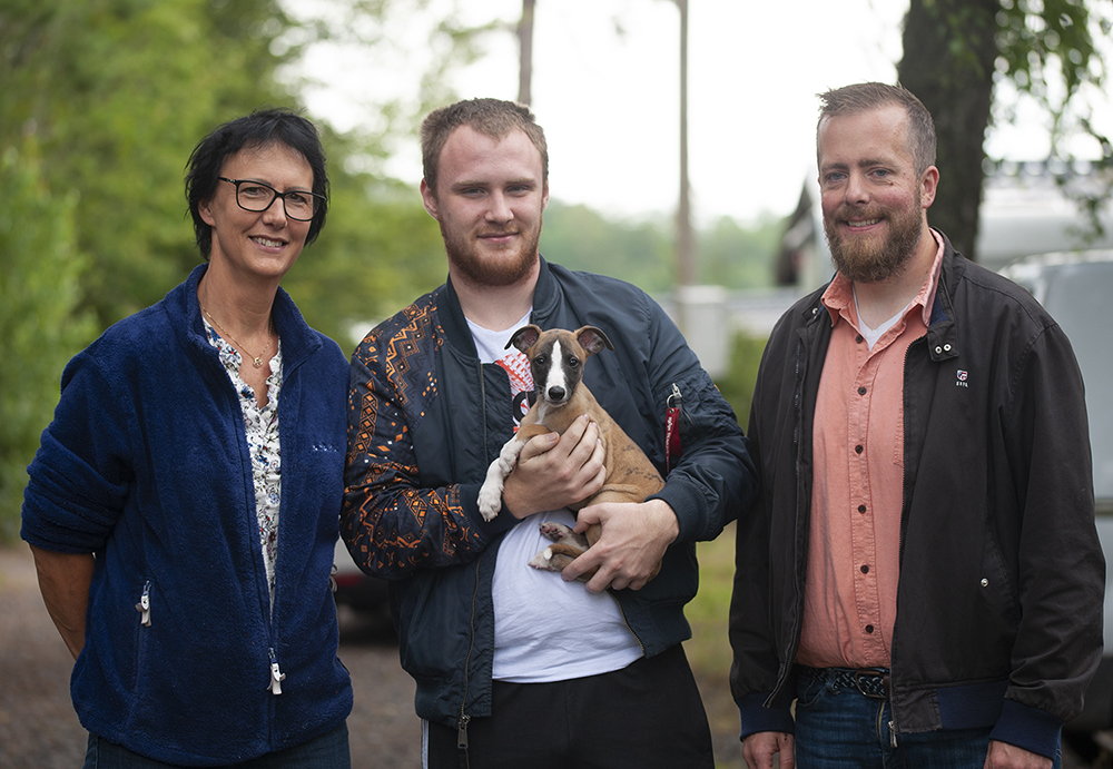 Today Feliks (Emoticon Dirty Cush) moved to her his home in Svedala. His new name is Kimi. Good luck Veronica and family!